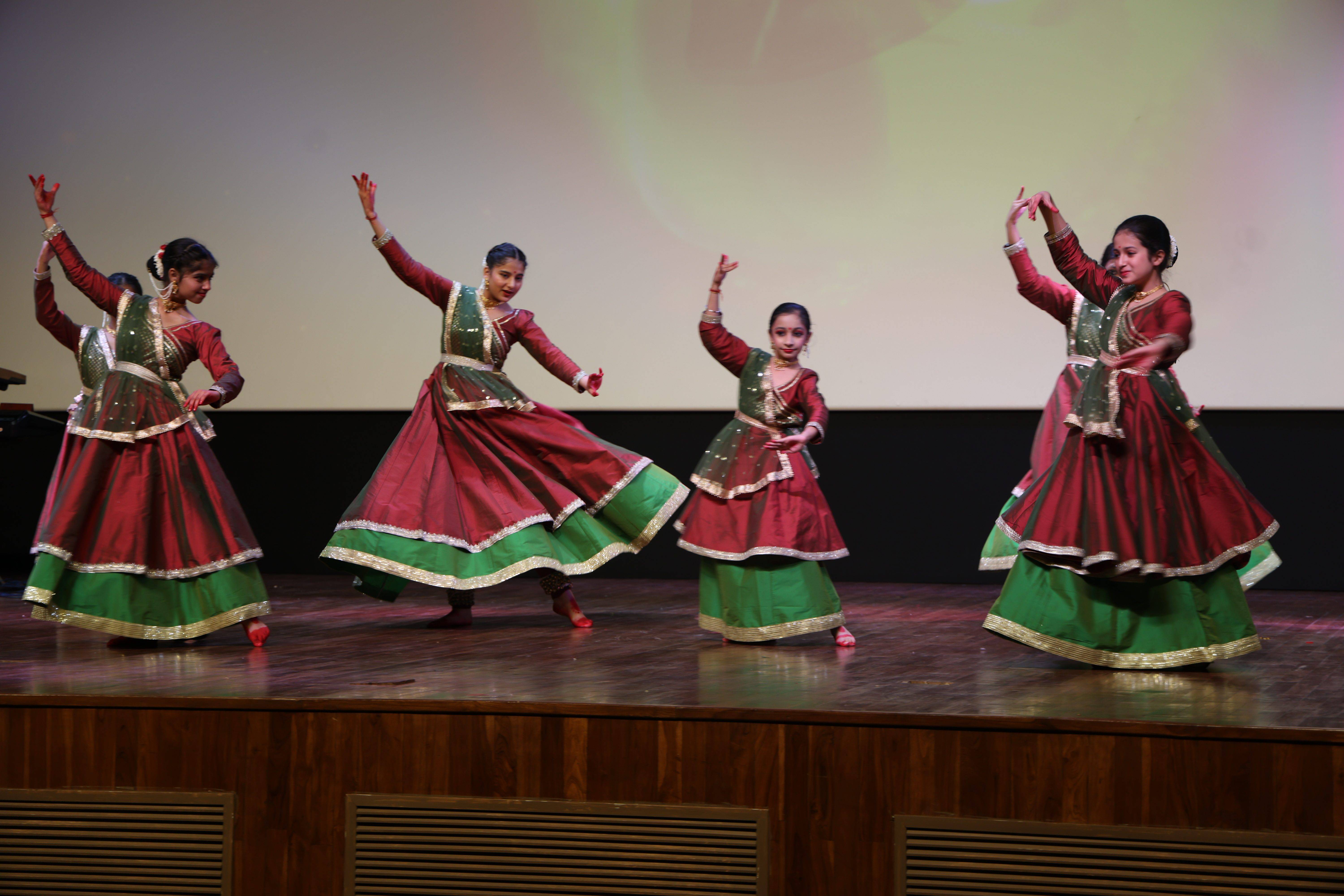 Students learning dance and creative arts at The Artistic Era